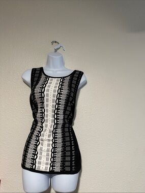 White House Black Market Black & white Geometric Knit Tank